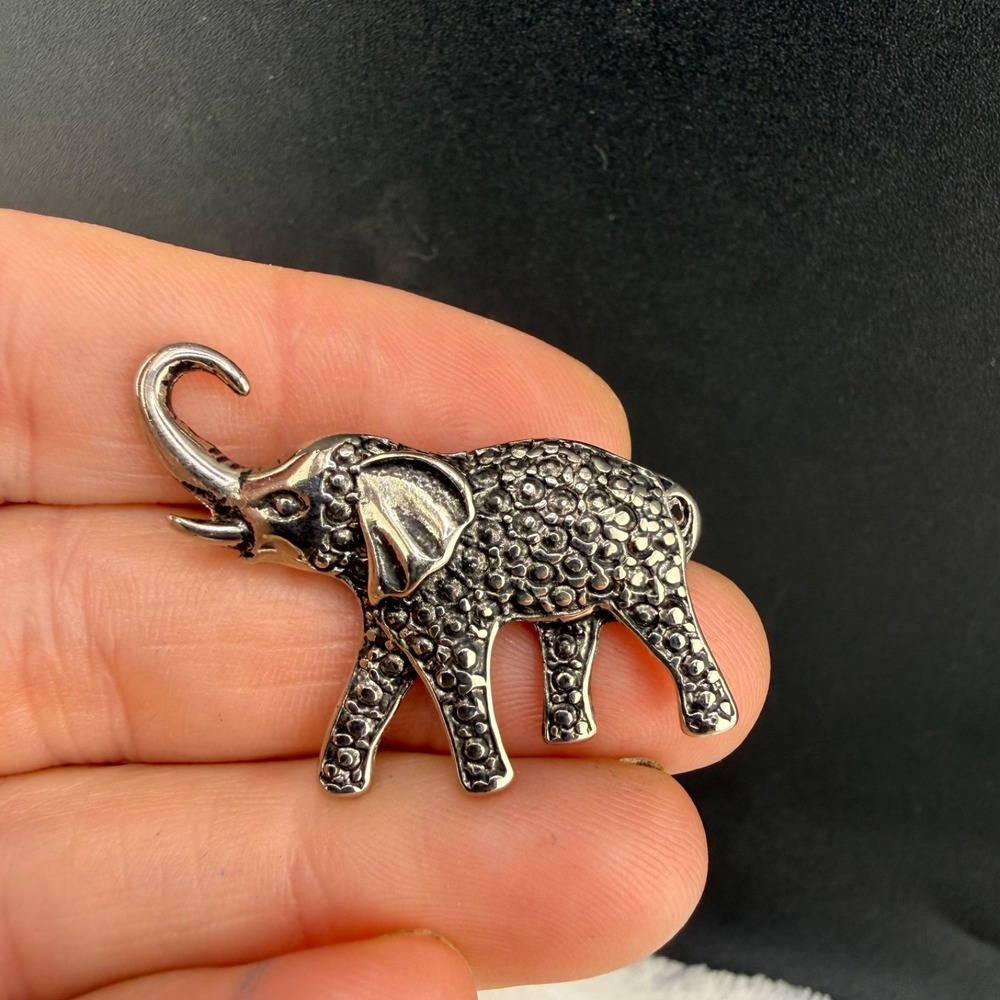 Vintage‎ Estate Elephant Brooch Silver Tone Marcasite Style Animal Pin